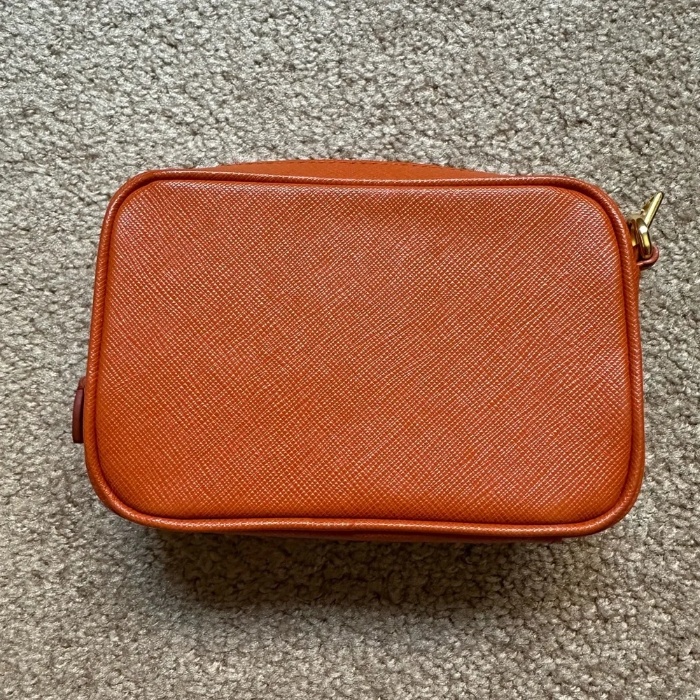 Authentic Prada Saffiano camera bag - Picture 2 of 10